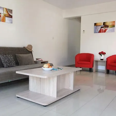 Σπίτι διακοπών Nissi Beach Holiday House *