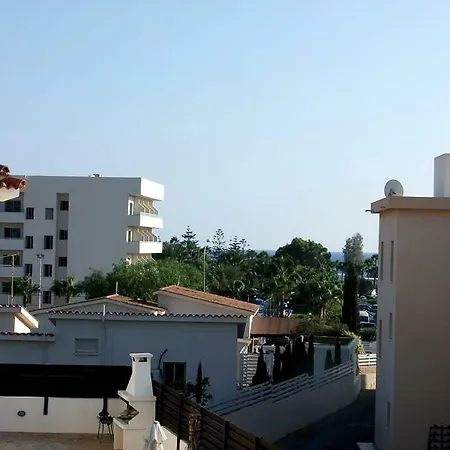 Nissi Beach Holiday House 度假居 *